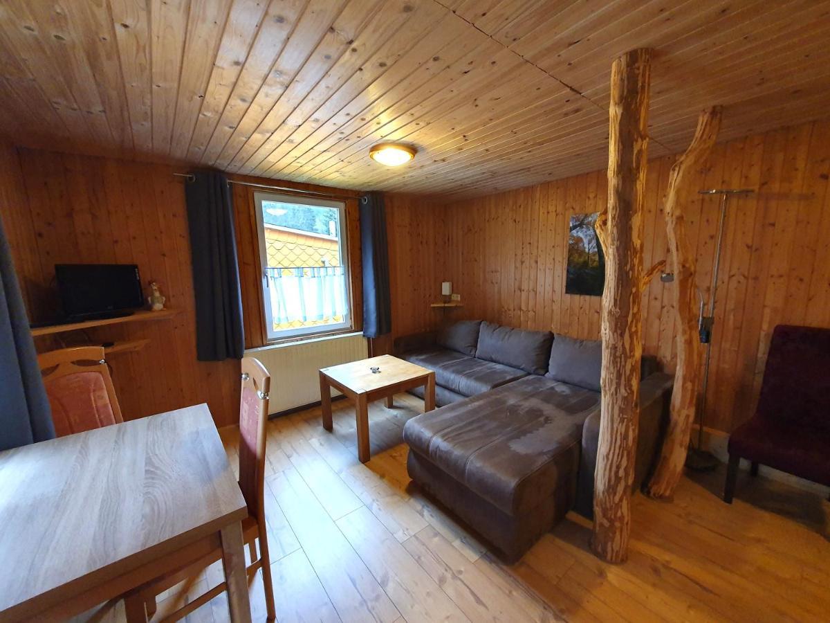 Ferienhaeuser & Bungalows - Naturcamp Meyersgrund Im Thueringer Wald Ilmenau Rom bilde