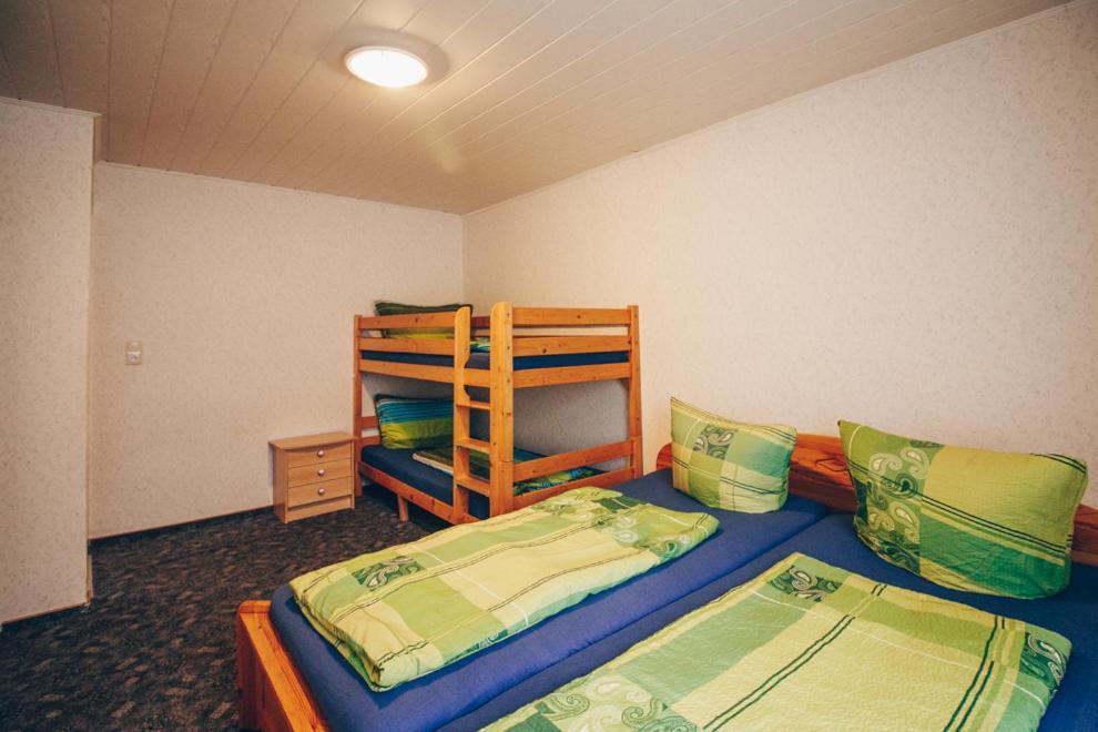 Ferienhaeuser & Bungalows - Naturcamp Meyersgrund Im Thueringer Wald Ilmenau Rom bilde
