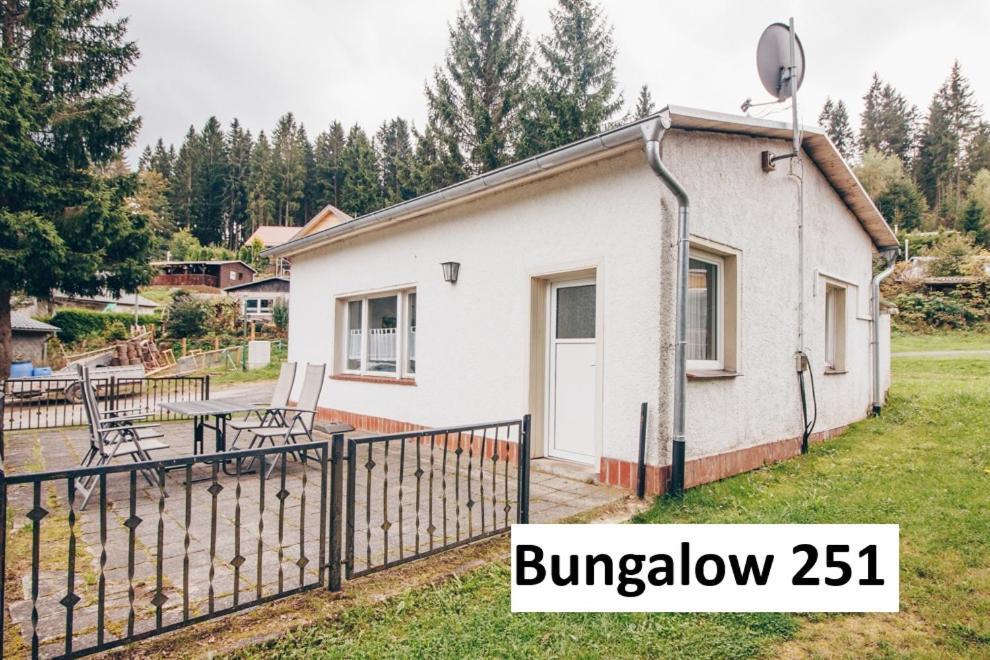 Ferienhaeuser & Bungalows - Naturcamp Meyersgrund Im Thueringer Wald Ilmenau Rom bilde
